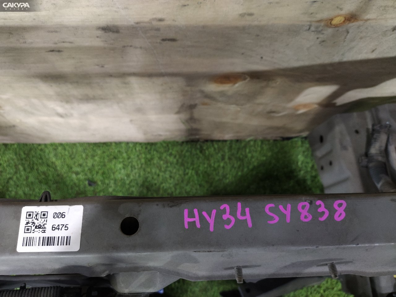 Рамка радиатора Nissan Gloria HY34 VQ30DET: купить в Сакура Красноярск.