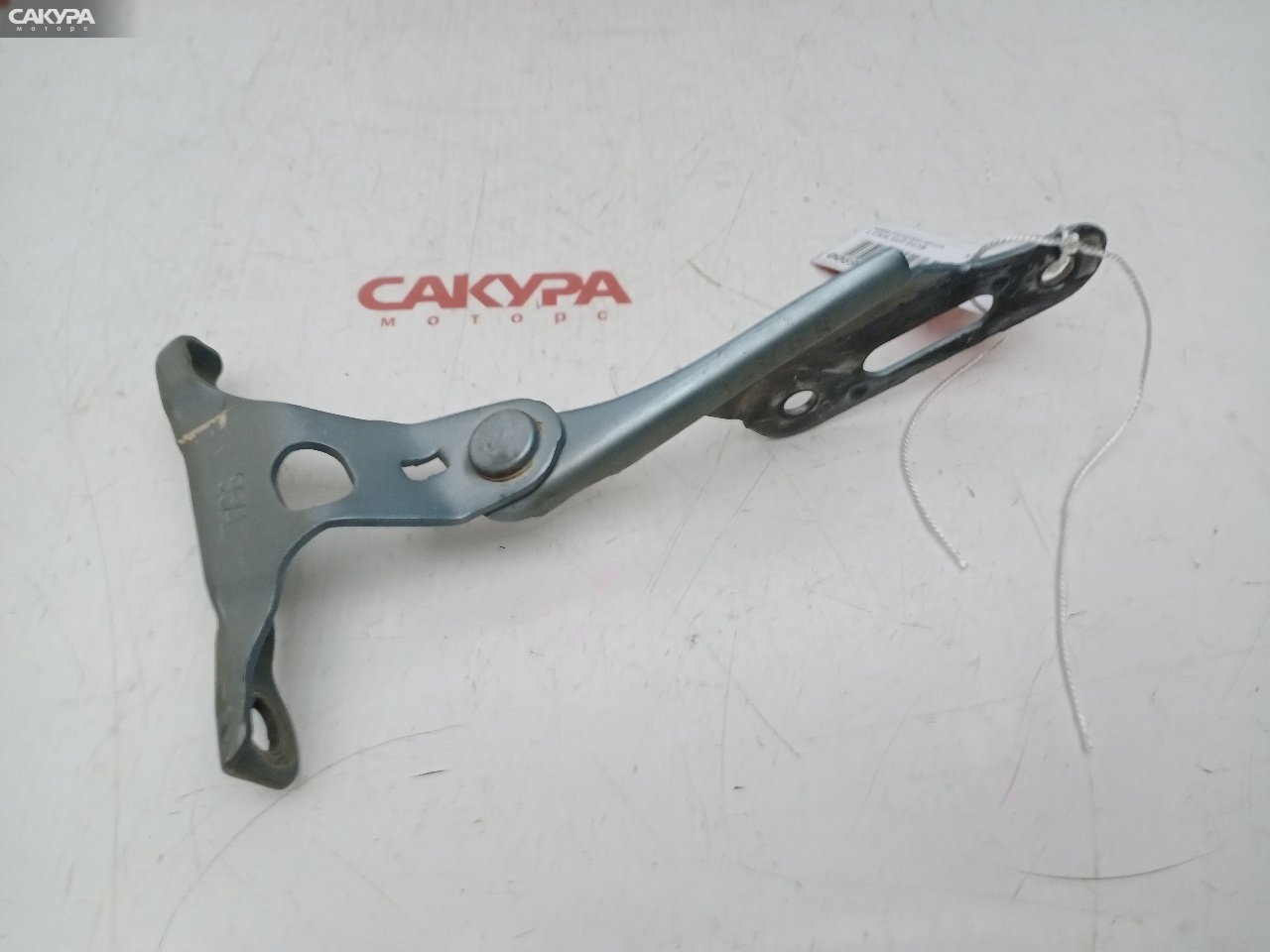 Кронштейн капота левый Honda Civic EU2 D15B: купить в Сакура Красноярск.