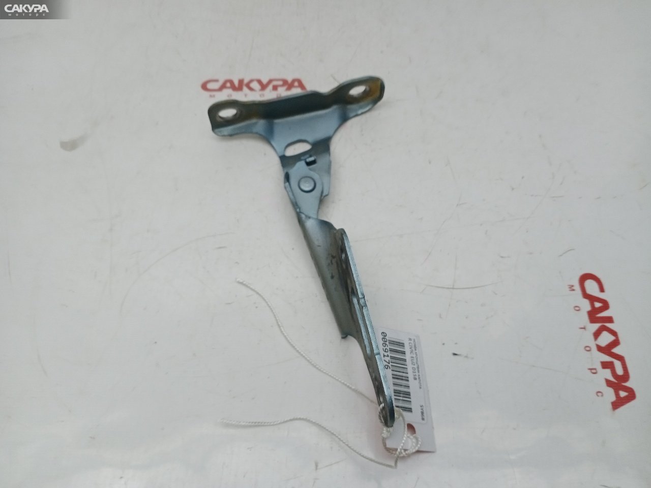 Кронштейн капота правый Honda Civic EU2 D15B: купить в Сакура Красноярск.