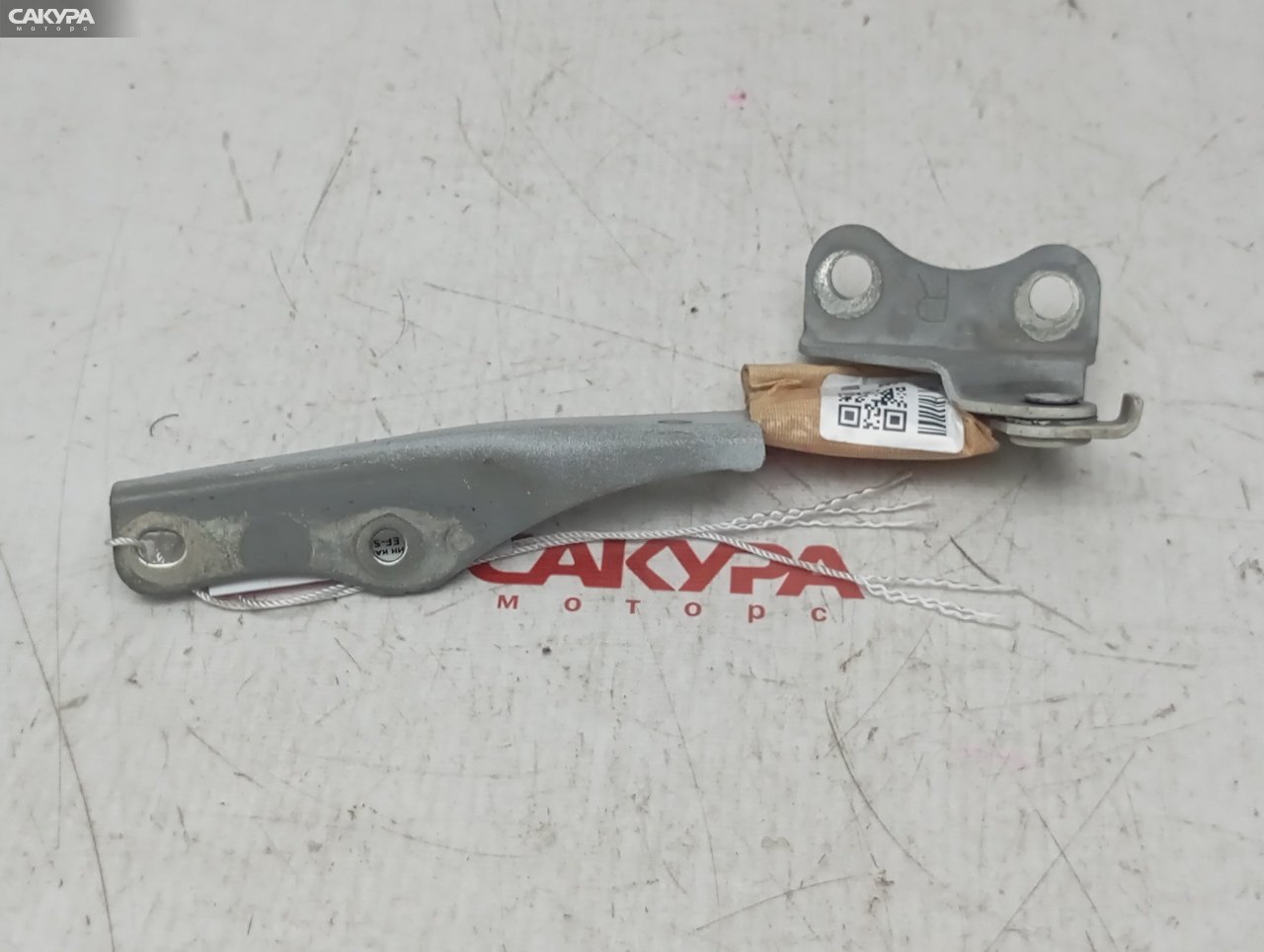 Кронштейн капота правый Daihatsu Mira L250V EF-SE: купить в Сакура Красноярск.