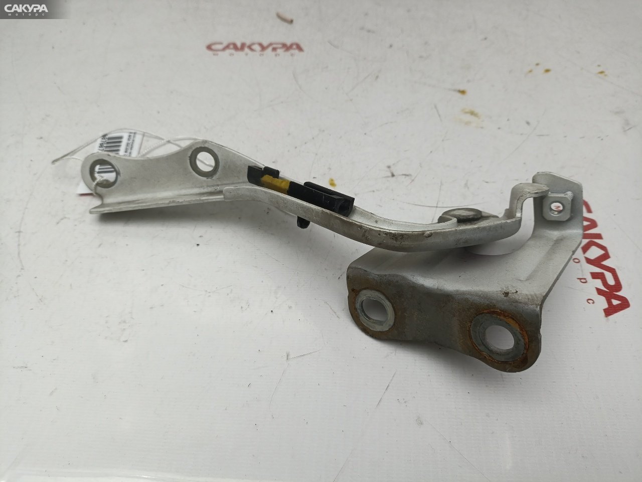 Кронштейн капота правый Toyota Wish ZGE20 2ZR-FAE: купить в Сакура Красноярск.