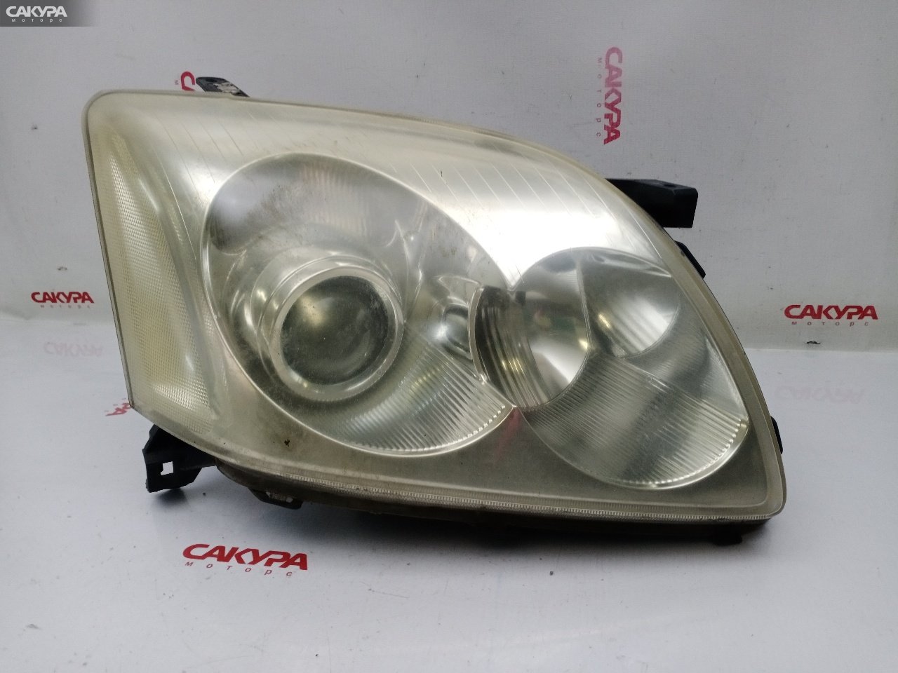 Фара правая Toyota Avensis AZT255 1AZ-FSE 05-41: купить в Сакура Красноярск.