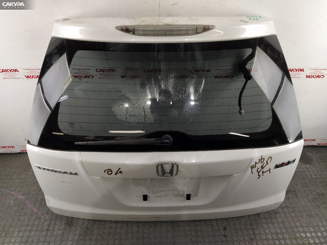Дверь багажника Honda Stream RN6 R18A: купить в Сакура Красноярск.