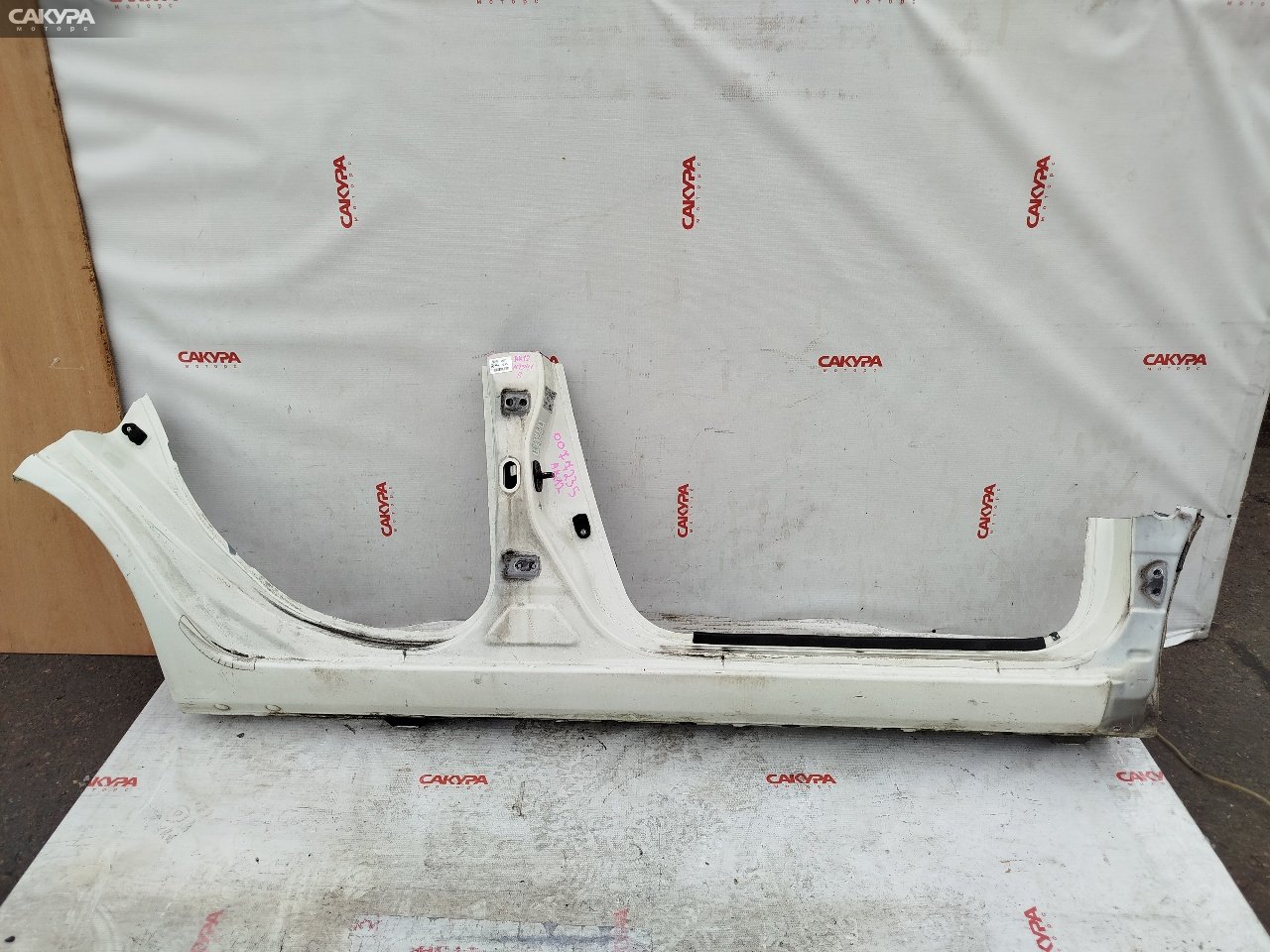 Порог правый Nissan March AK12 CR12DE: купить в Сакура Красноярск.
