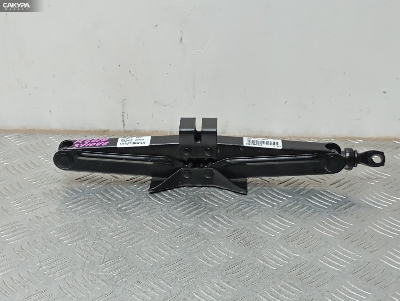 Домкрат Toyota Passo KGC10 1KR-FE: купить в Сакура Красноярск.