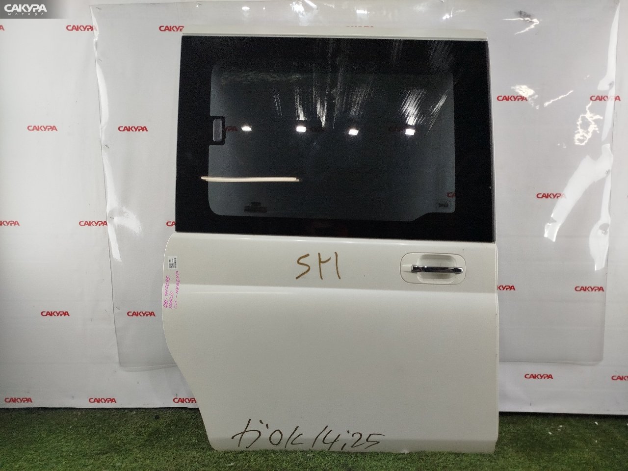 Дверь боковая задняя правая Honda Mobilio GB1 L15A: купить в Сакура Красноярск.