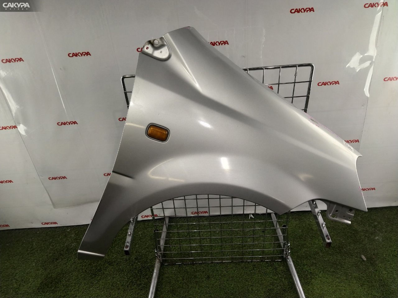 Крыло переднее правое Daihatsu YRV M201G K3-VE: купить в Сакура Красноярск.