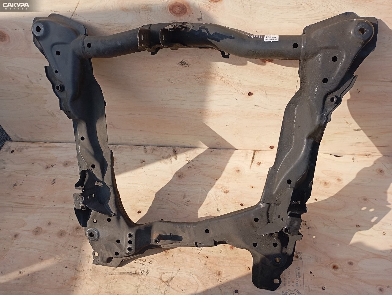 Балка поперечная передняя Honda Element YH2 K24A: купить в Сакура Красноярск.