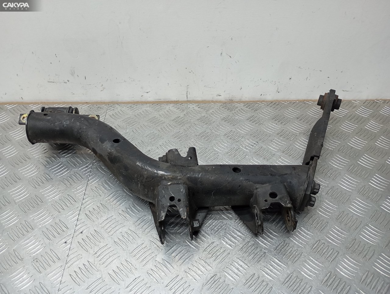 Рычаг подвески задний правый Honda Element YH2 K24A: купить в Сакура Красноярск.