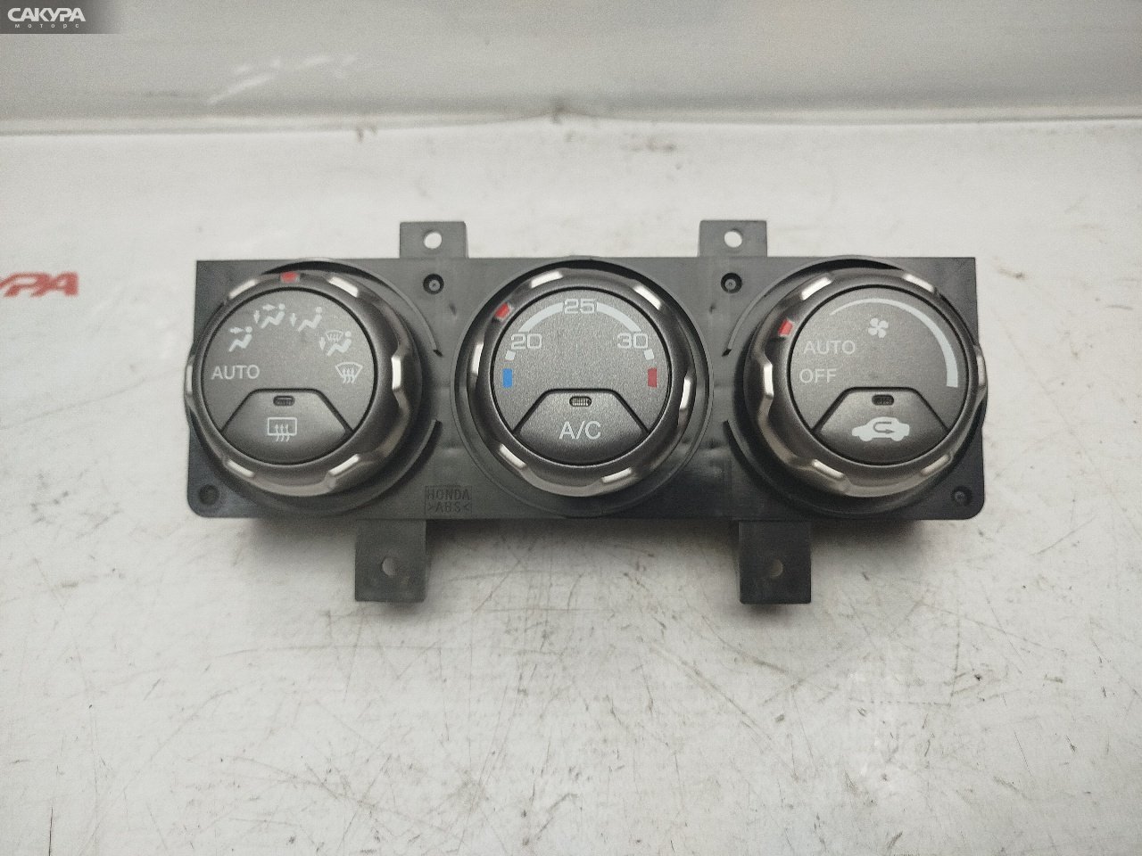 Блок управления климат-контролем Honda Element YH2 K24A: купить в Сакура Красноярск.