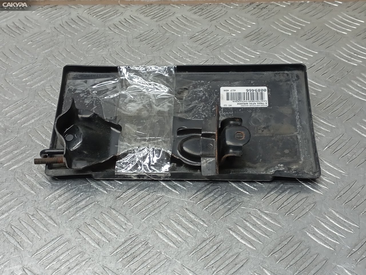Крепление аккумулятора Nissan X-TRAIL NT31 MR20DE: купить в Сакура Красноярск.