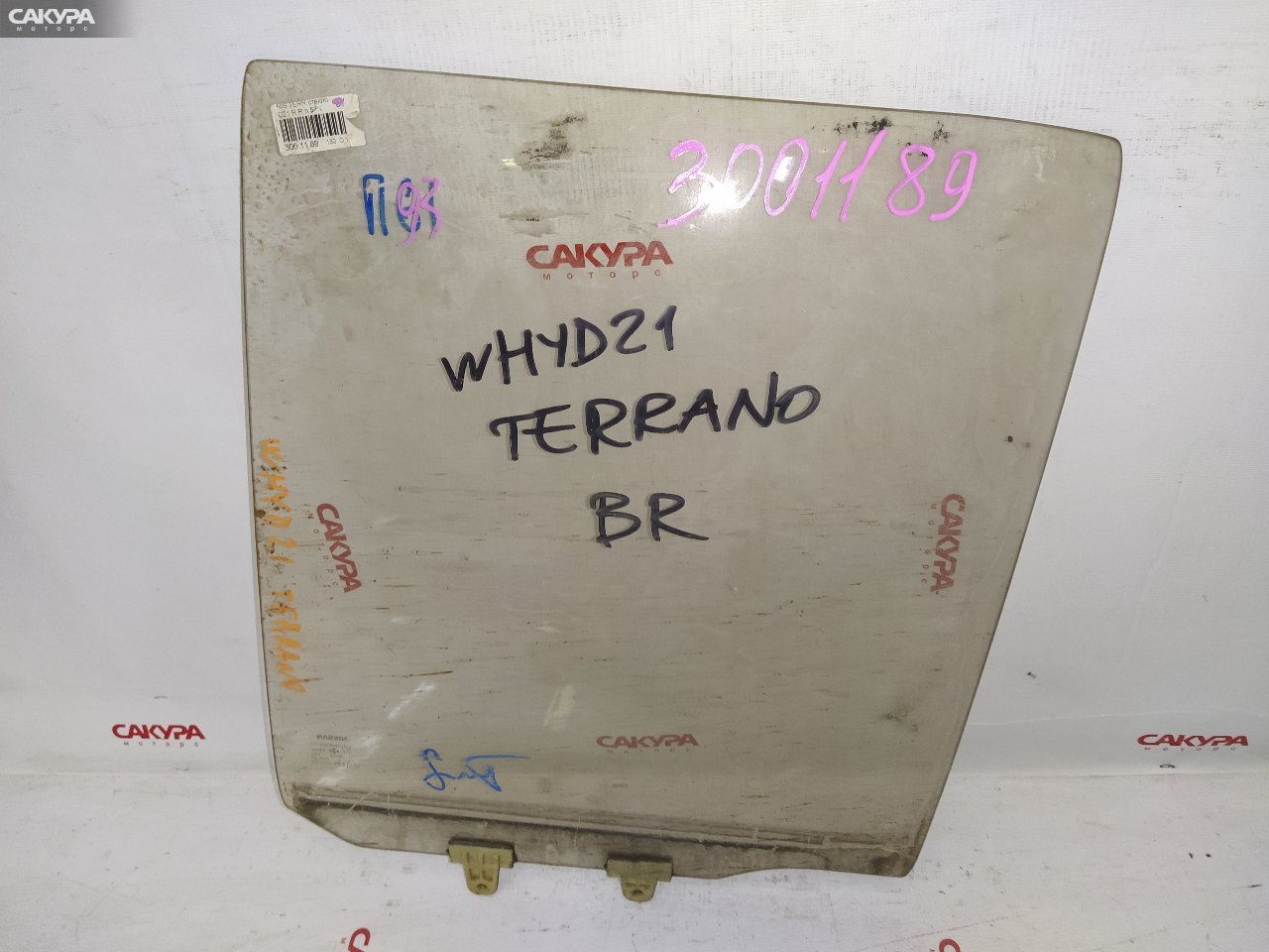 Стекло боковое заднее правое Nissan Terrano WBYD21: купить в Сакура Красноярск.