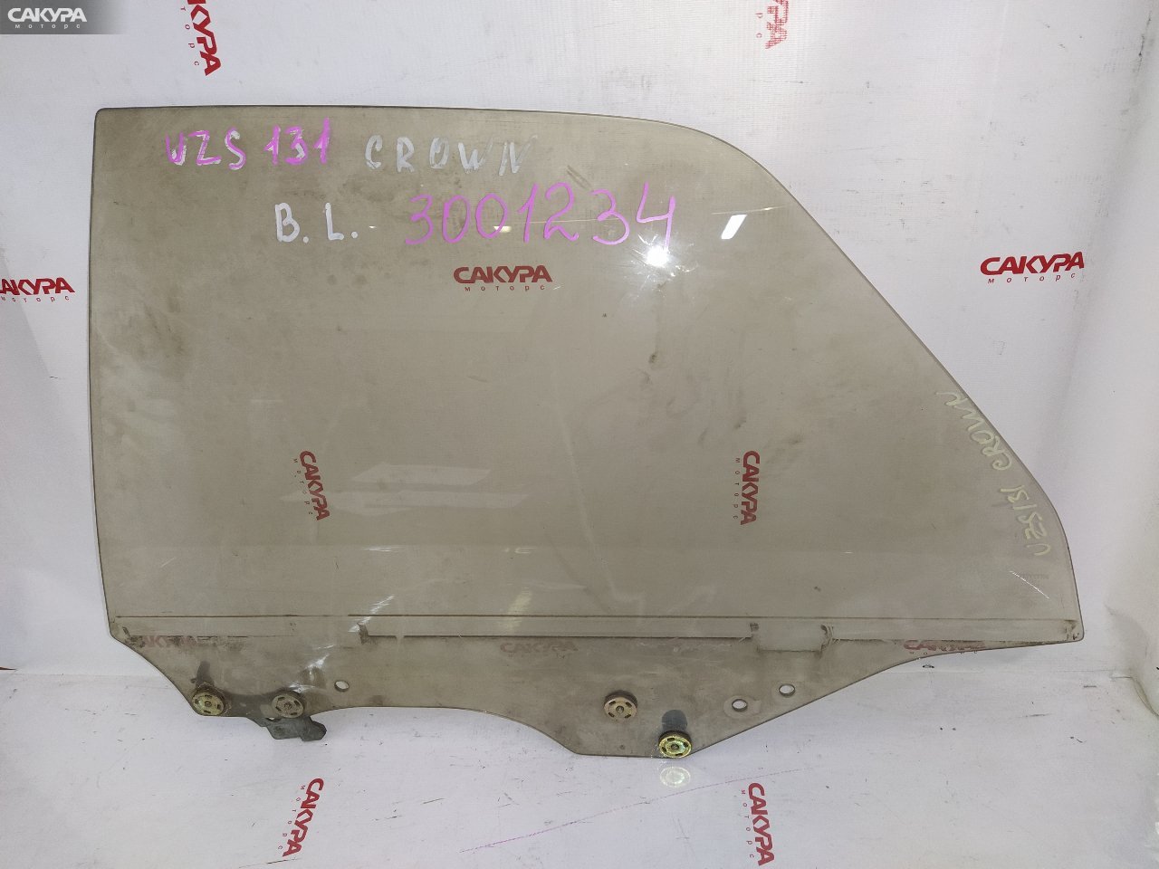 Стекло боковое заднее левое Toyota Crown UZS131: купить в Сакура Красноярск.