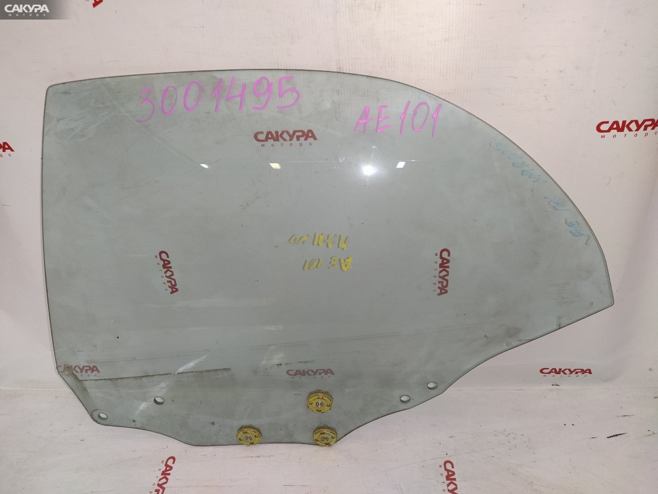 Стекло боковое заднее левое Toyota Sprinter Marino AE101: купить в Сакура Красноярск.