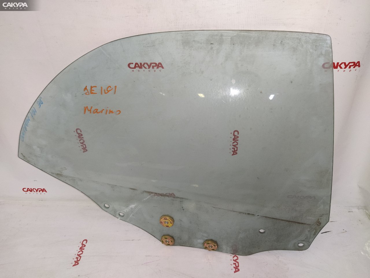 Стекло боковое заднее правое Toyota Sprinter Marino AE101: купить в Сакура Красноярск.