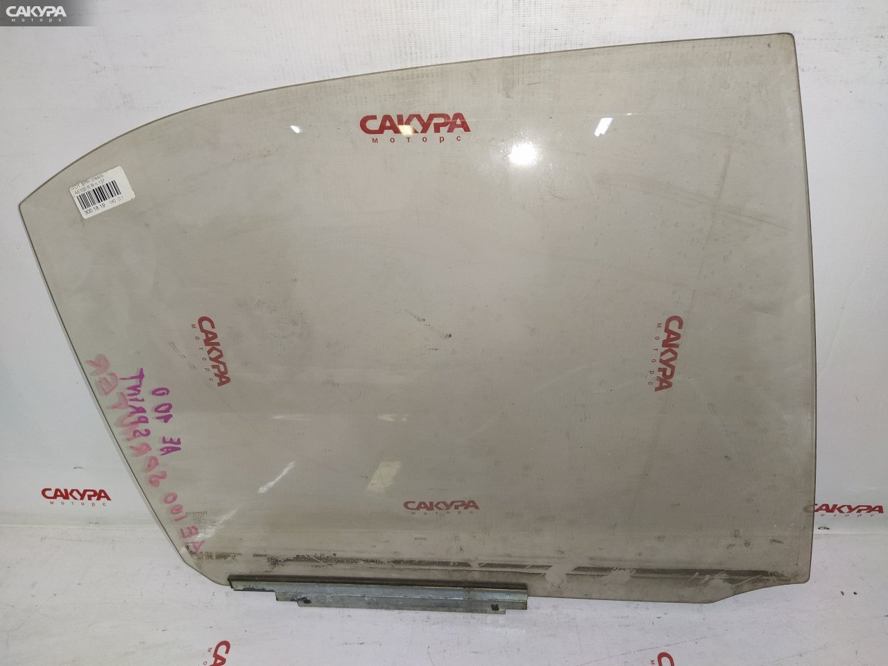 Стекло боковое заднее правое Toyota Sprinter AE100: купить в Сакура Красноярск.