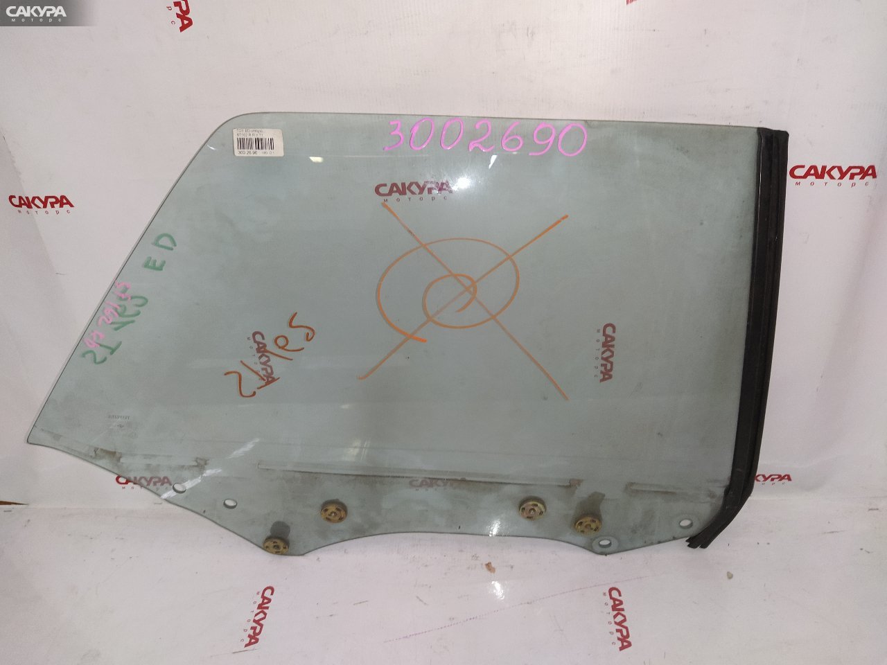 Стекло боковое заднее правое Toyota Carina ED ST162: купить в Сакура Красноярск.