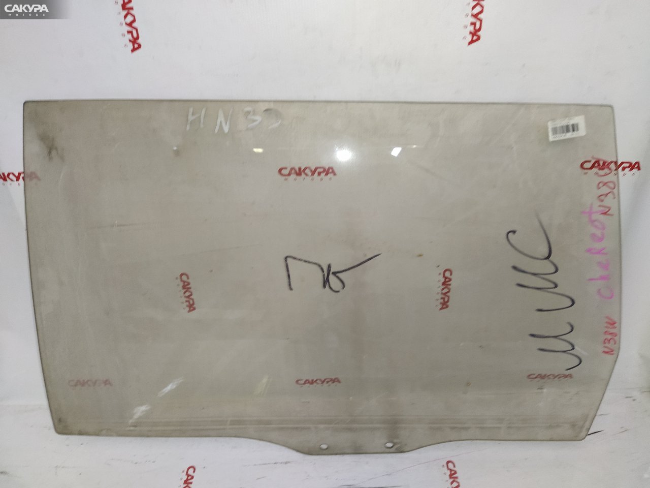 Стекло боковое заднее левое Mitsubishi Chariot N38W 4D68-T: купить в Сакура Красноярск.