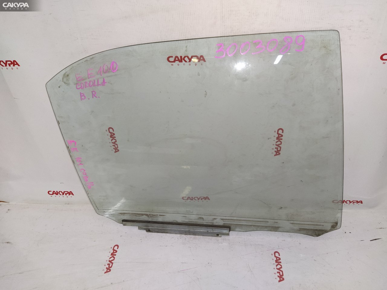 Стекло боковое заднее правое Toyota Corolla AE100: купить в Сакура Красноярск.