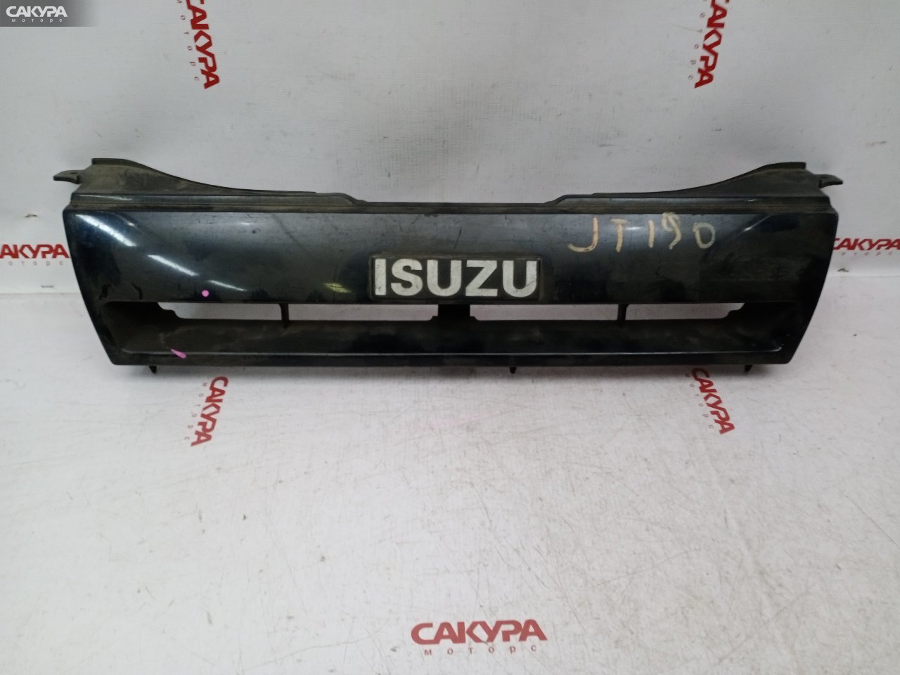 Решетка радиатора Isuzu Gemini JT190: купить в Сакура Красноярск.