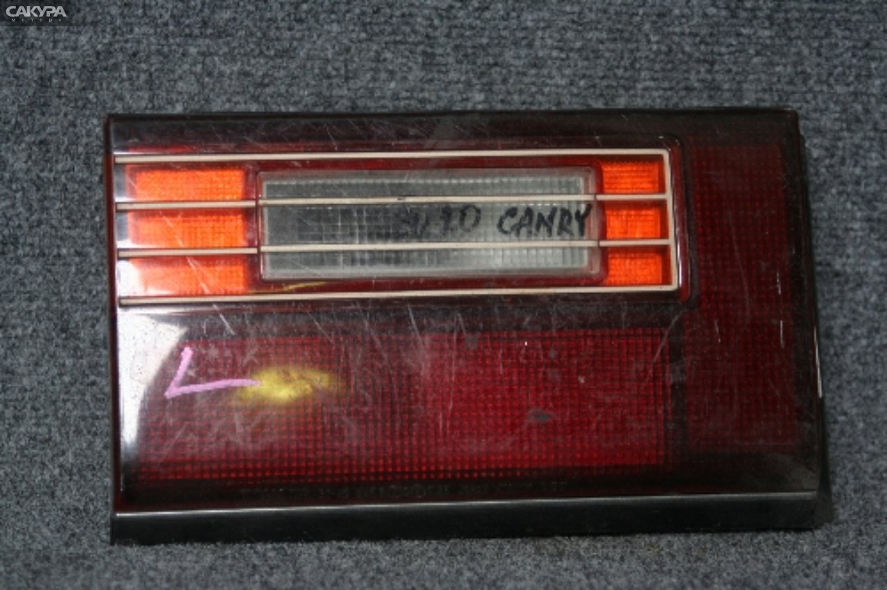 Фонарь вставка багажника левый Toyota Camry SV20 32-45: купить в Сакура Красноярск.