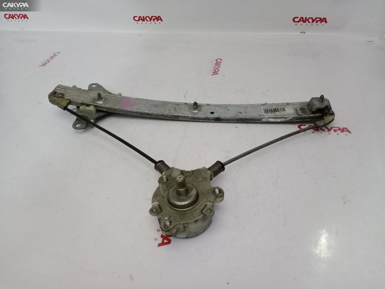 Стеклоподъемник задний правый Toyota Caldina ET196V: купить в Сакура Красноярск.