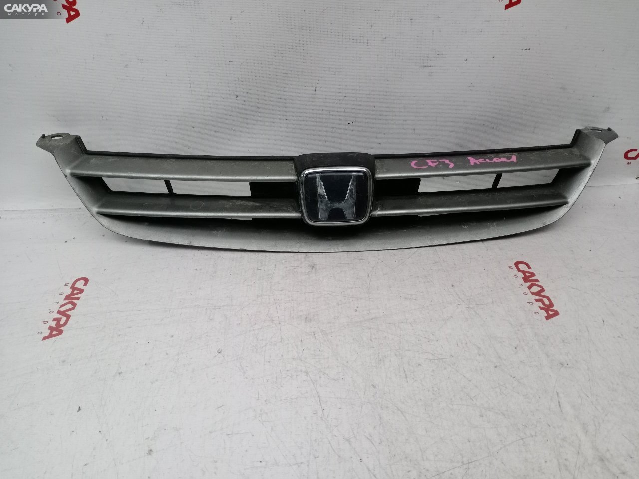 Решетка радиатора Honda Accord CF3: купить в Сакура Красноярск.
