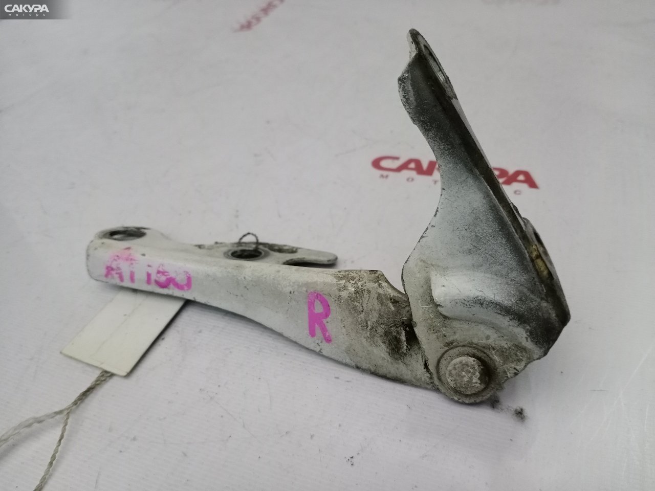 Кронштейн капота правый Toyota Carina AT150: купить в Сакура Красноярск.
