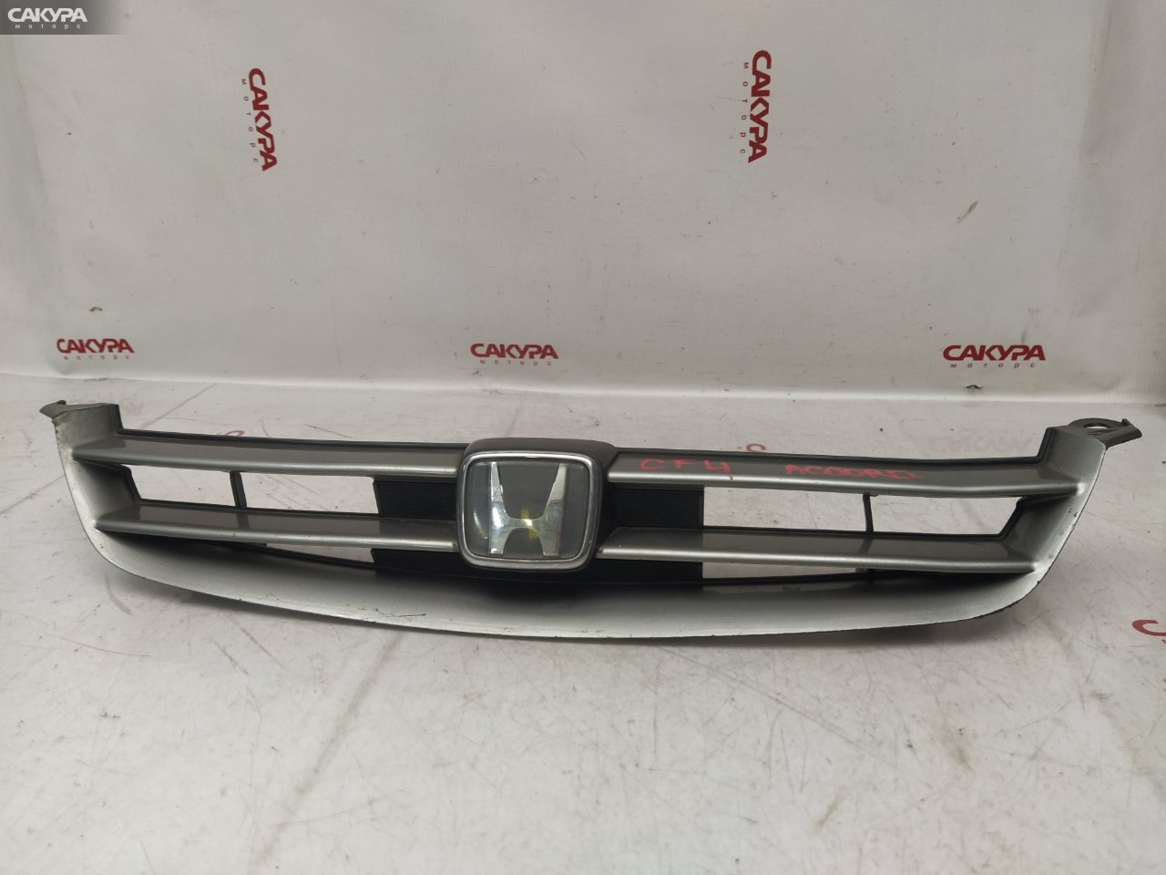 Решетка радиатора Honda Accord CF4: купить в Сакура Красноярск.