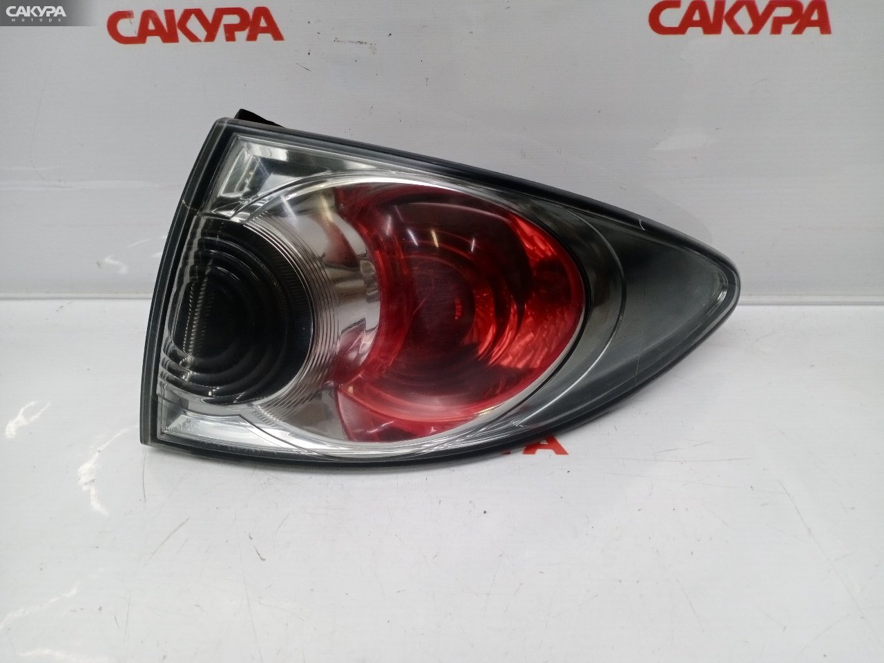 Фонарь стоп-сигнала правый Mazda Atenza GY3W 220-61981: купить в Сакура Красноярск.