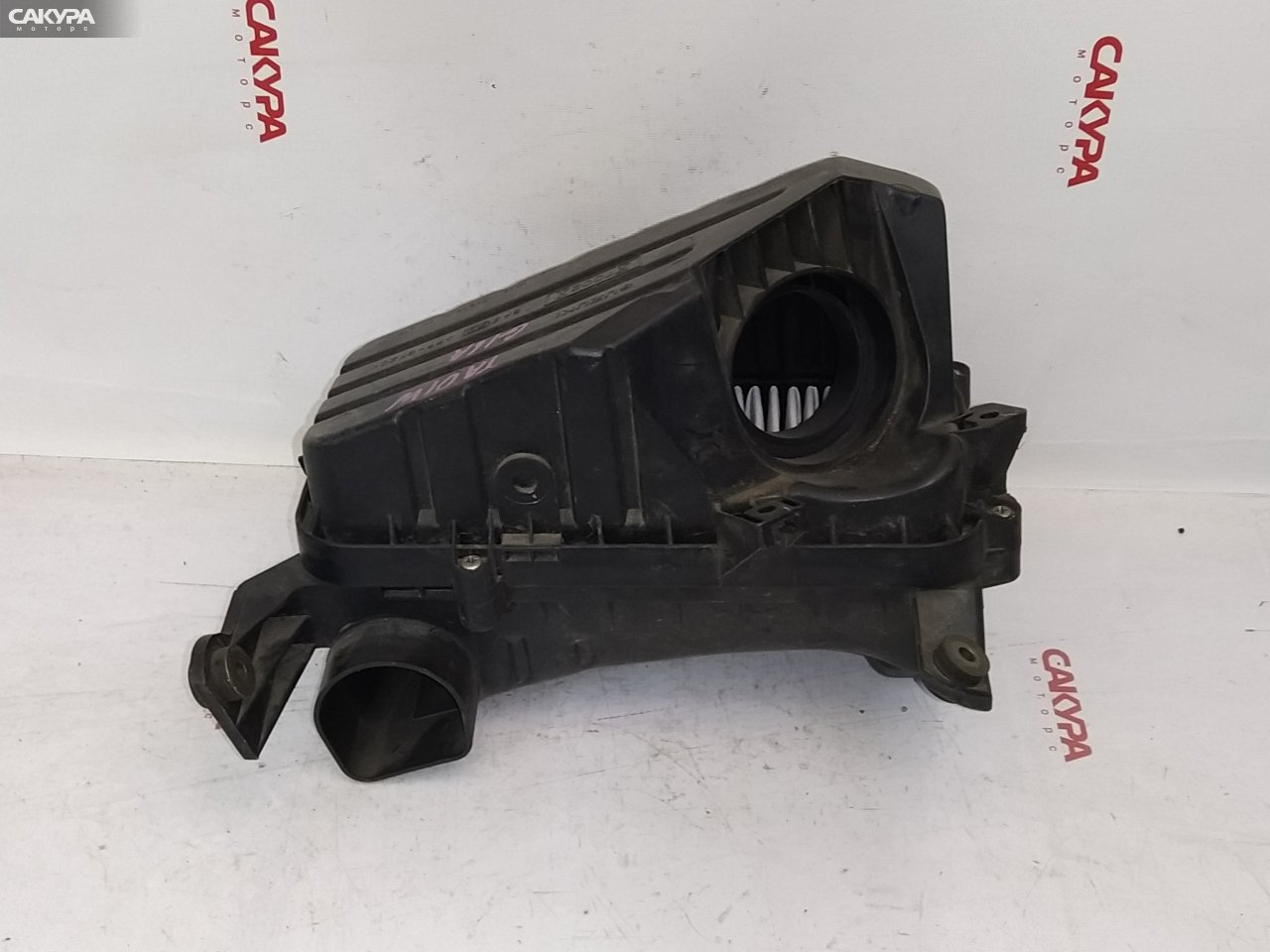 Корпус воздушного фильтра Suzuki Escudo TA01W G16A: купить в Сакура Красноярск.