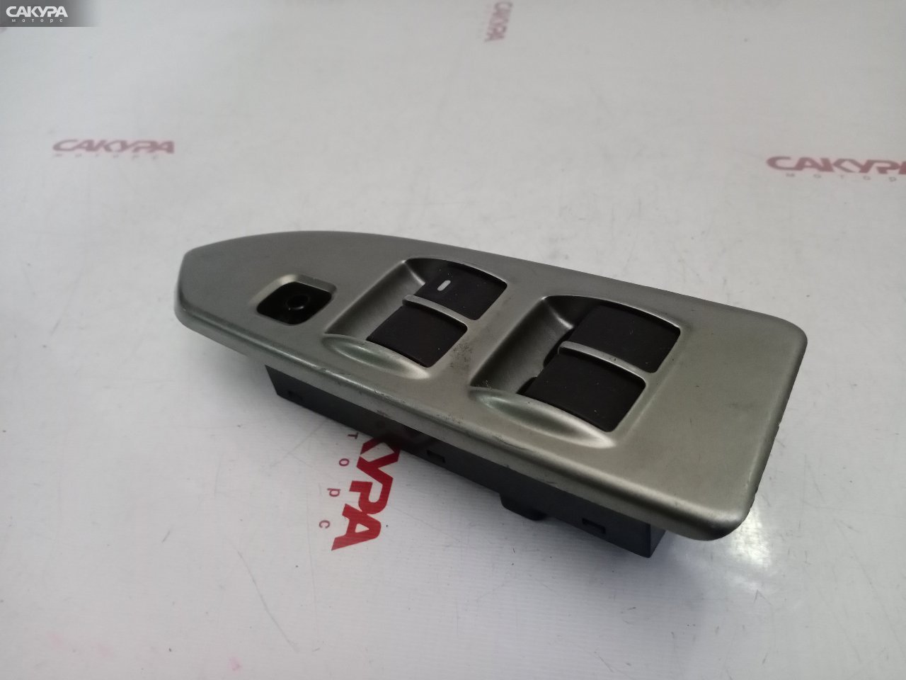 Блок управления стеклоподъемниками передний правый Mitsubishi Colt Z25A 4G19: купить в Сакура Красноярск.