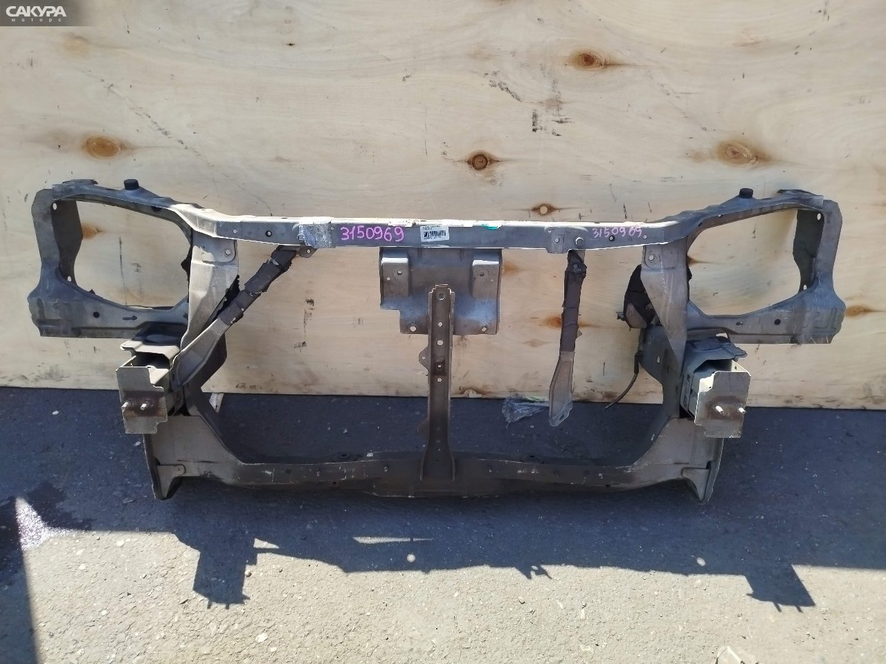 Рамка радиатора Nissan Tino HV10 SR20DE: купить в Сакура Красноярск.