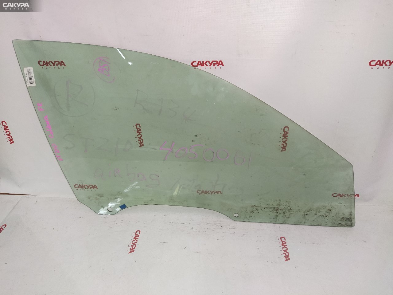 Стекло боковое переднее правое Toyota Caldina ST210: купить в Сакура Красноярск.