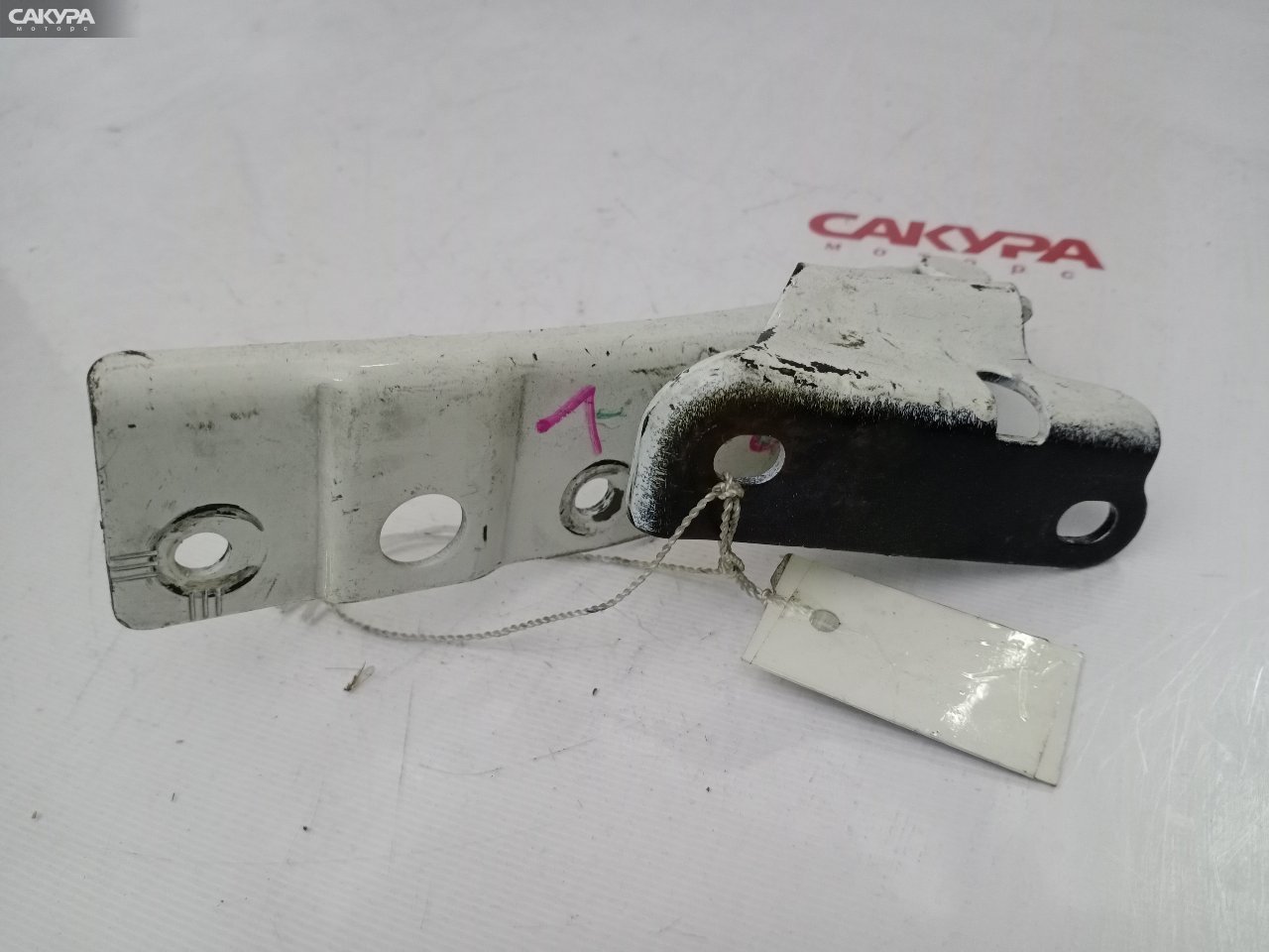 Кронштейн капота левый Honda Odyssey RA6 F23A: купить в Сакура Красноярск.