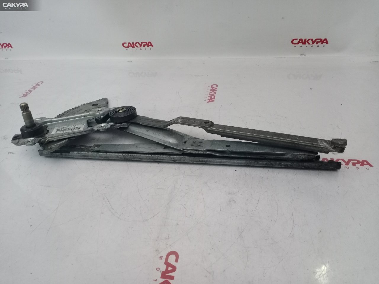 Стеклоподъемник передний правый Toyota Corolla CE110 2C: купить в Сакура Красноярск.