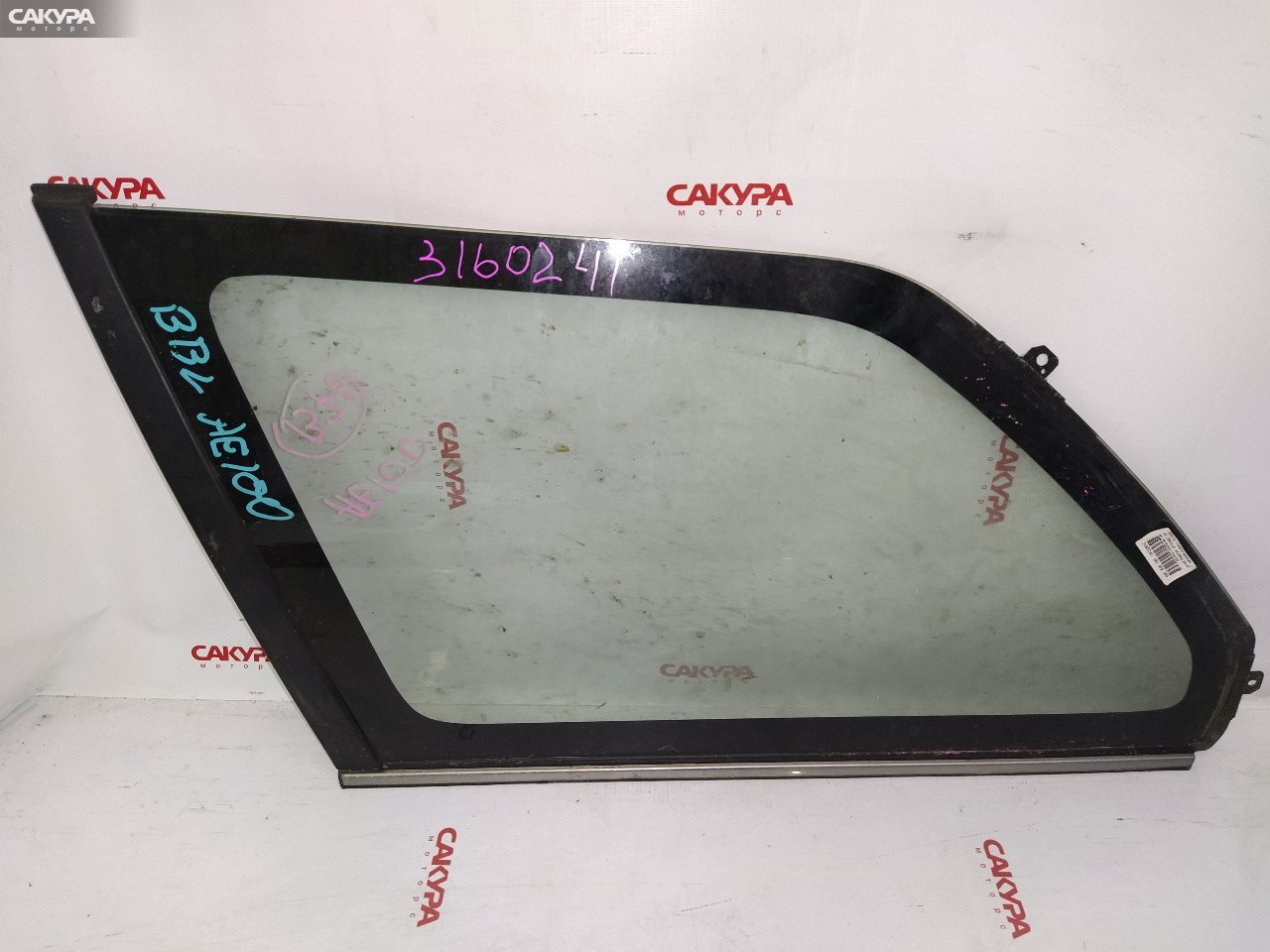 Стекло собачника заднее левое Toyota Corolla AE100G 5A-FE: купить в Сакура Красноярск.