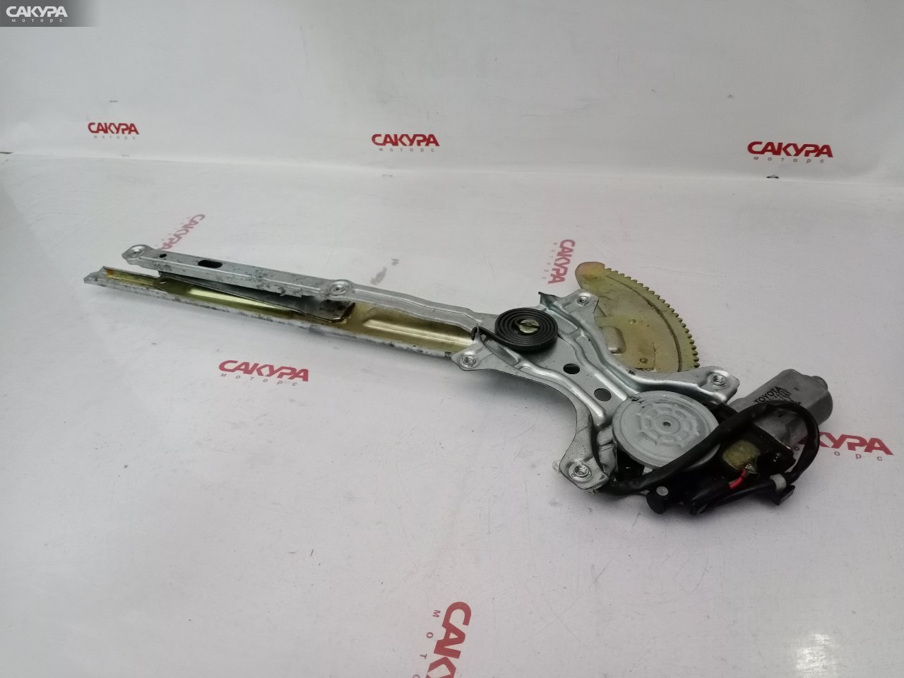 Стеклоподъемник передний левый Toyota Gaia SXM10G 3S-FE: купить в Сакура Красноярск.