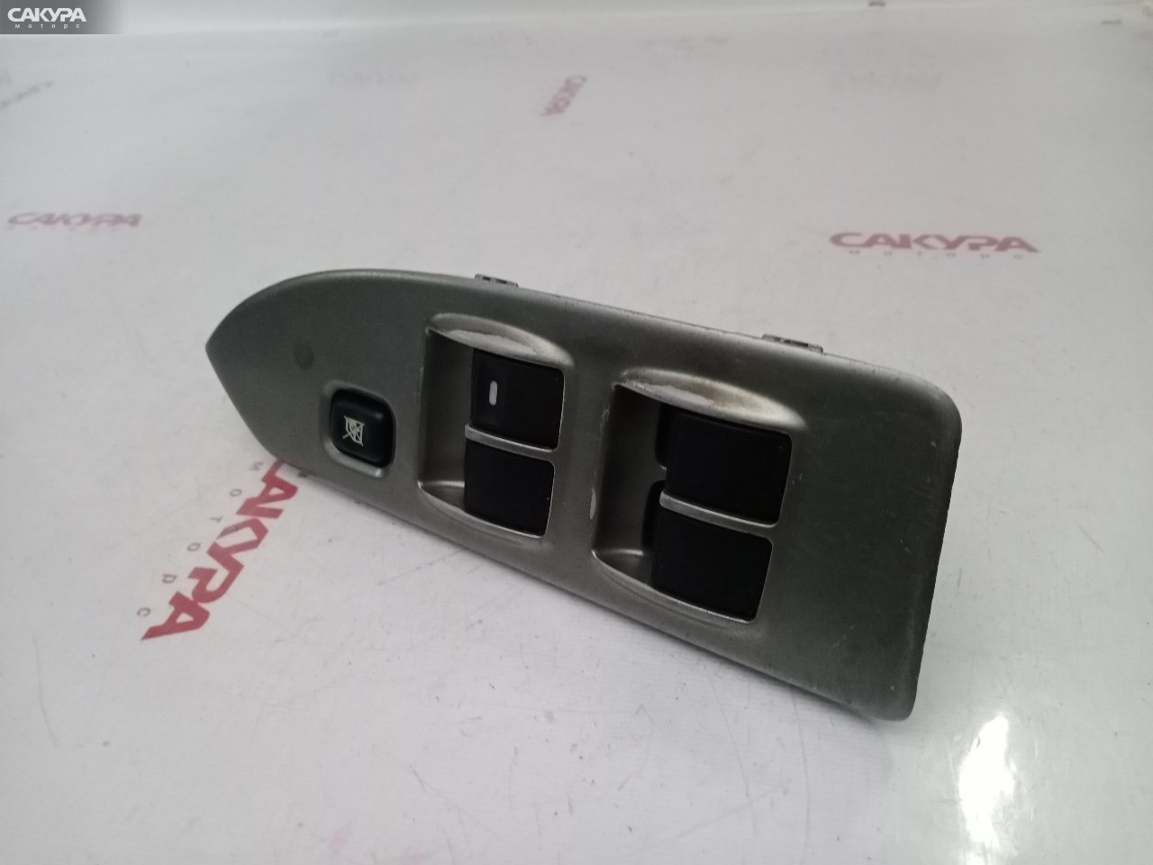Блок управления стеклоподъемниками передний правый Mitsubishi Colt Z26A 4G19: купить в Сакура Красноярск.