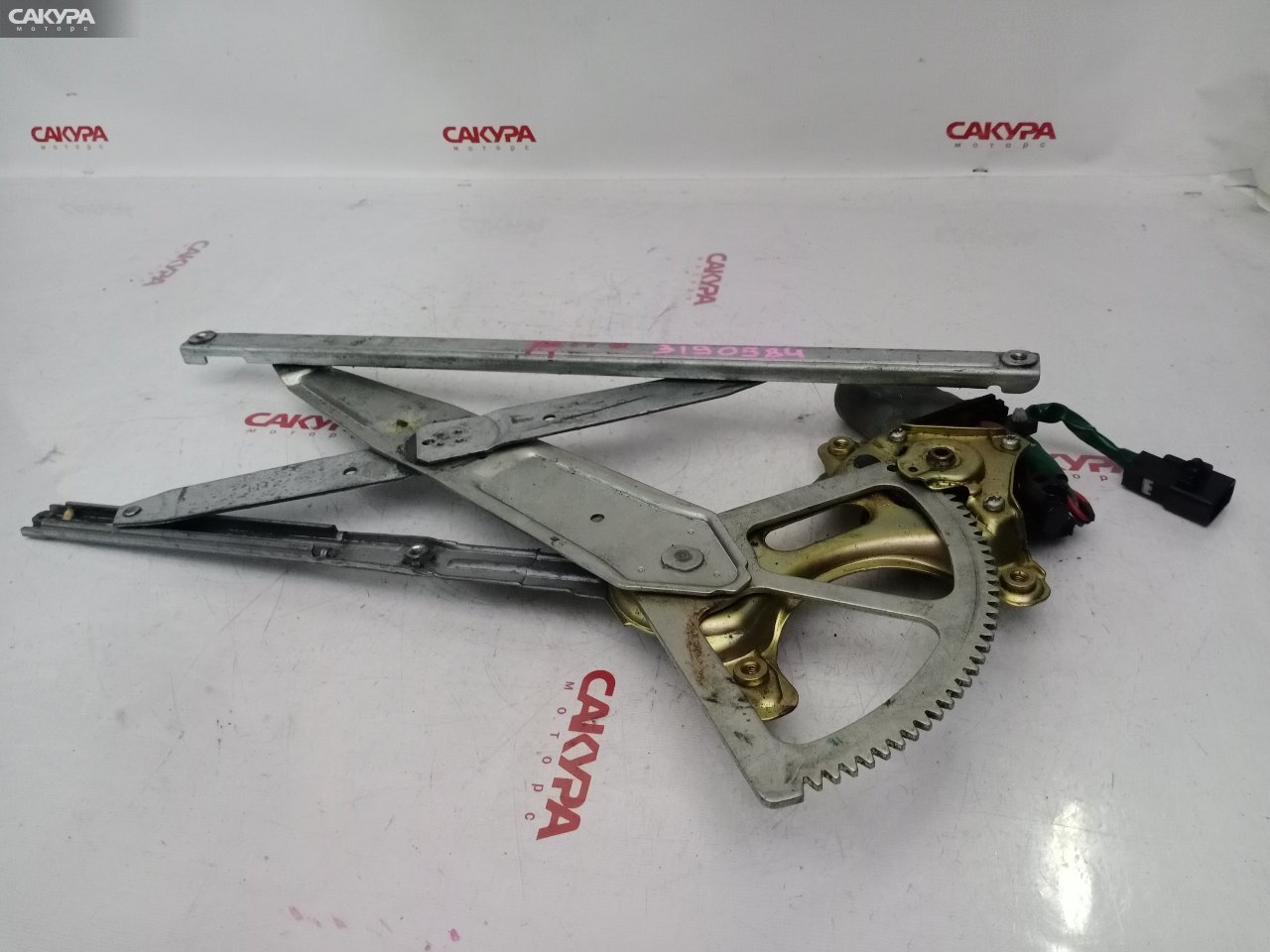 Стеклоподъемник передний правый Toyota Prius NHW11 1NZ-FXE: купить в Сакура Красноярск.