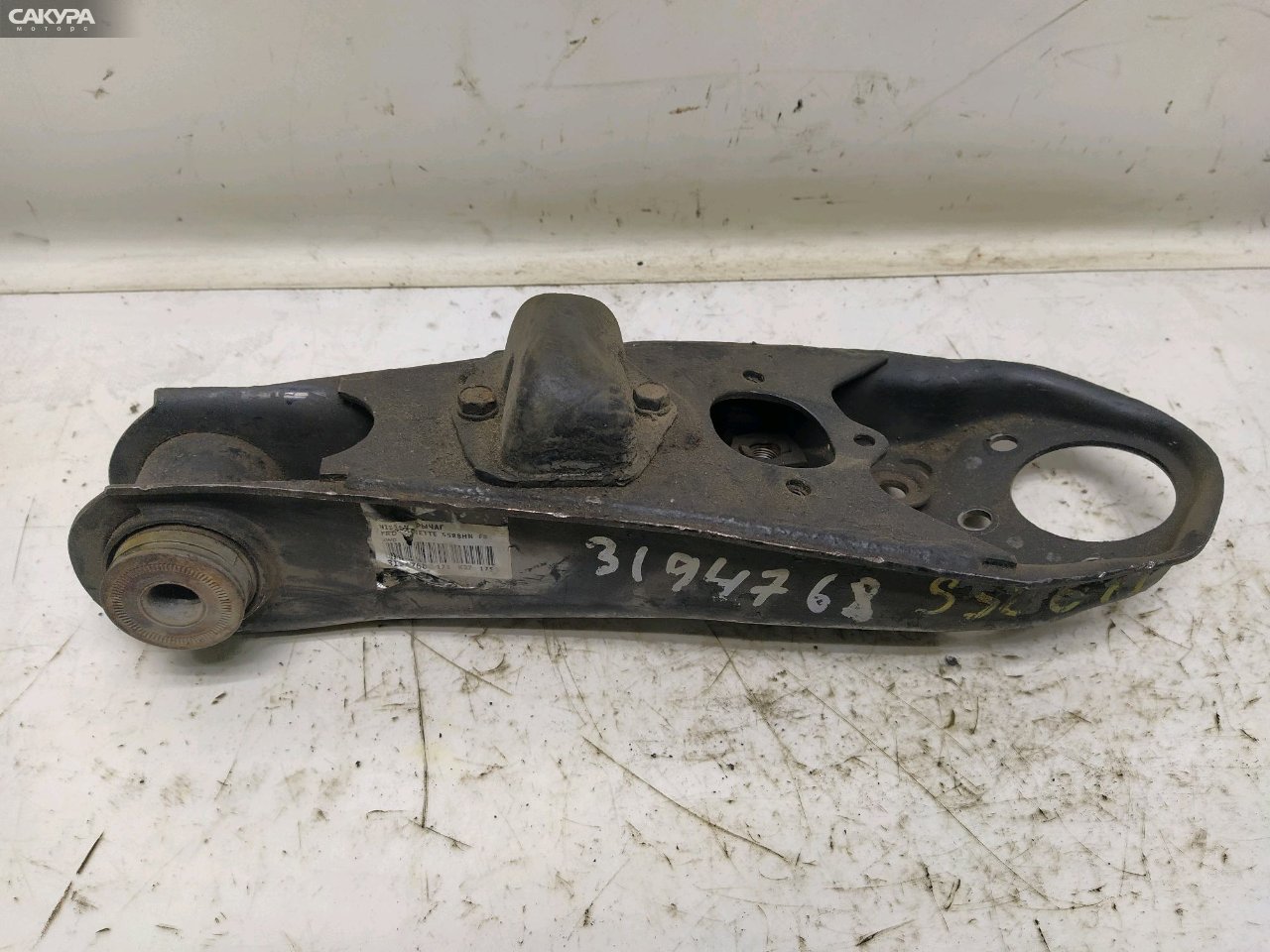 Рычаг подвески нижний передний правый Nissan Vanette SS88HN F8: купить в Сакура Красноярск.