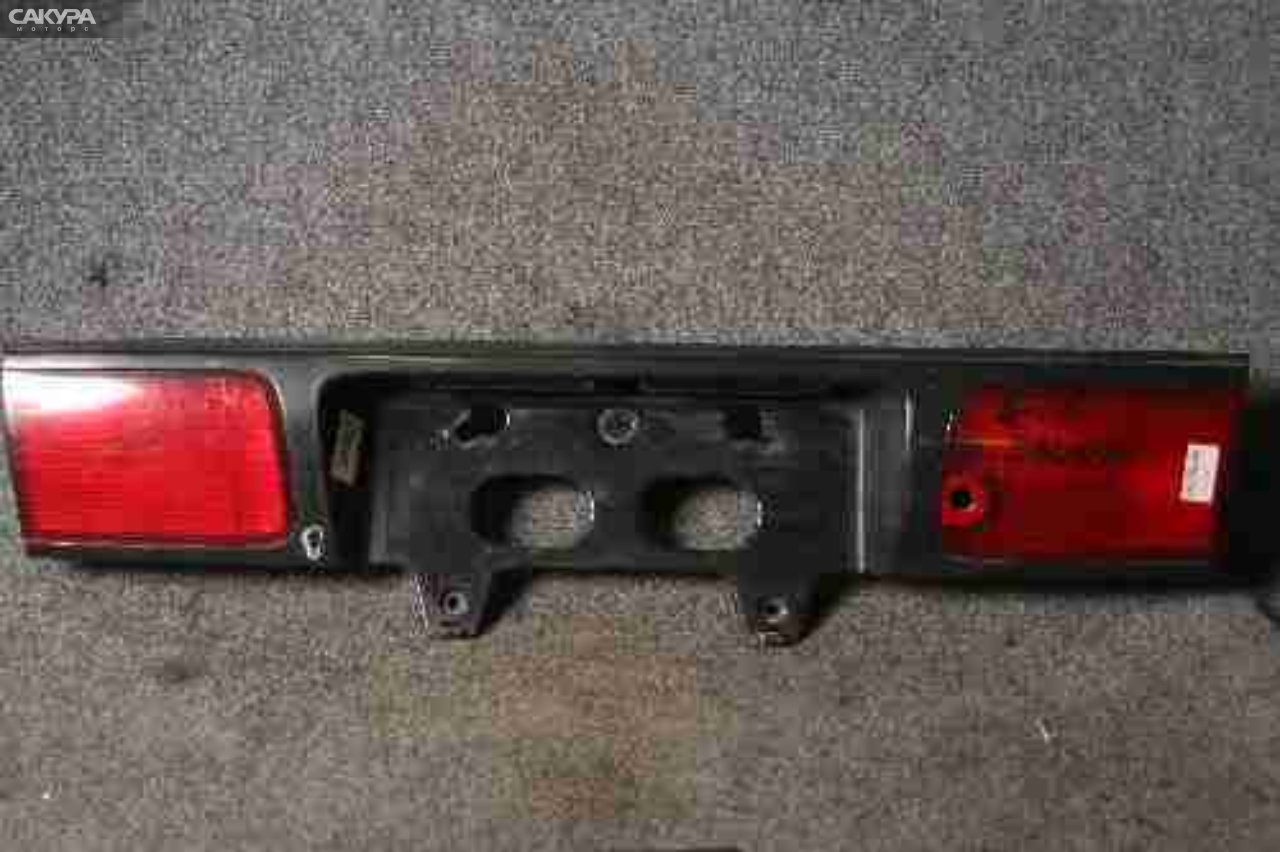 Фонарь вставка багажника Nissan Sunny B13 4667: купить в Сакура Красноярск.