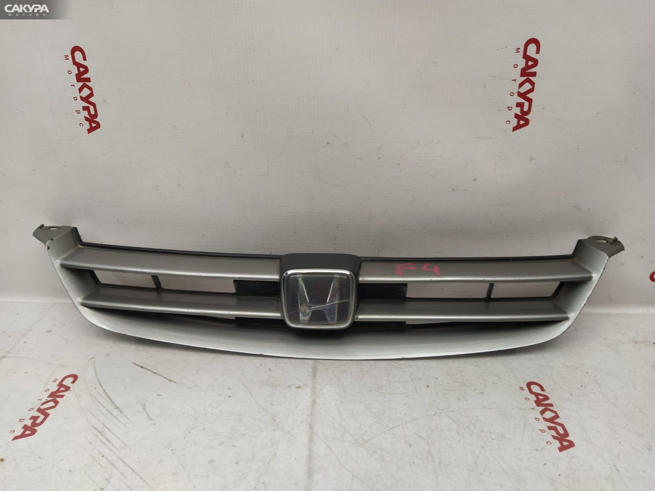 Решетка радиатора Honda Accord CF4 F20B: купить в Сакура Красноярск.