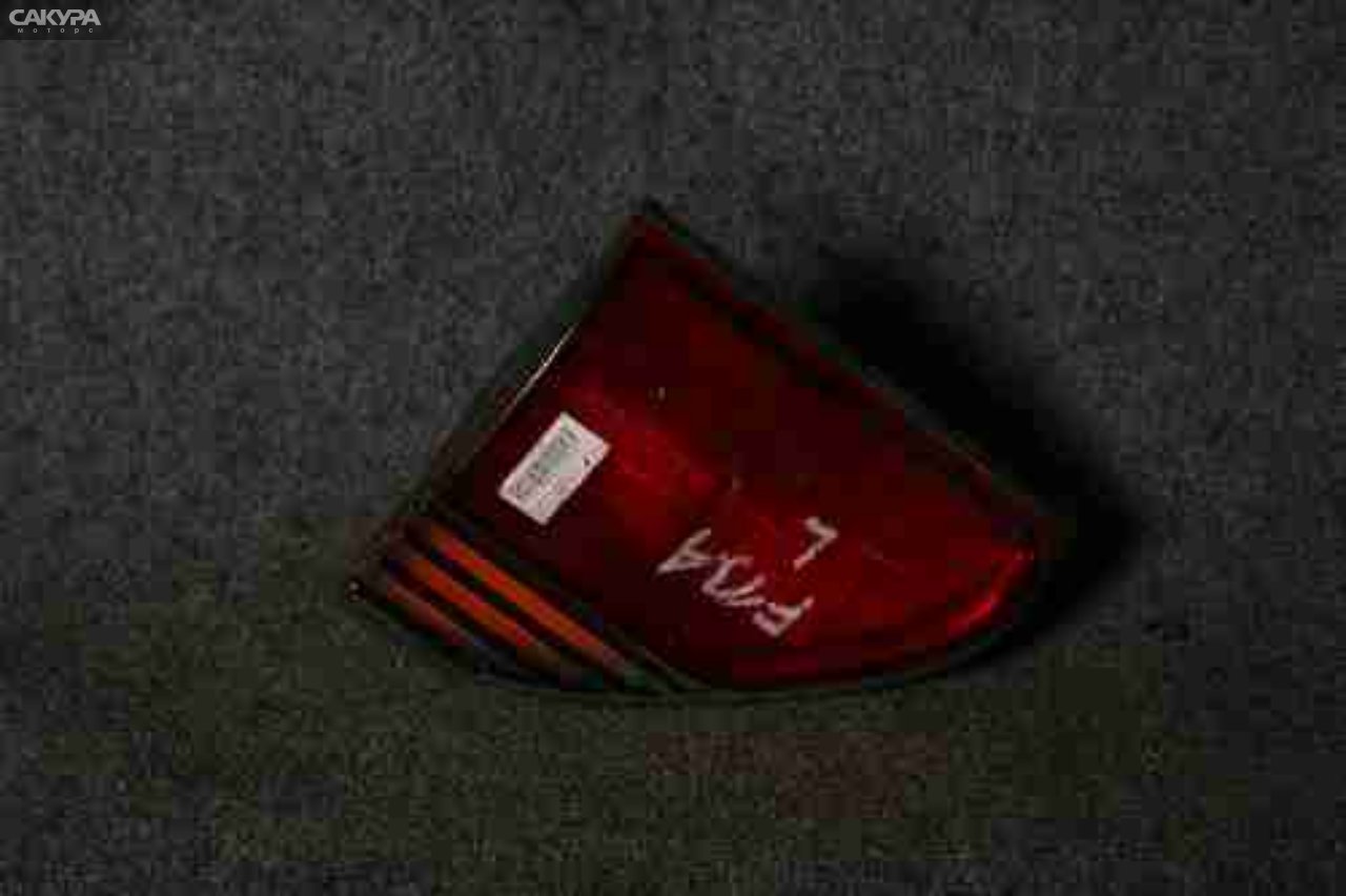 Фонарь вставка багажника левый Mitsubishi Diamante F12A 043-1637: купить в Сакура Красноярск.