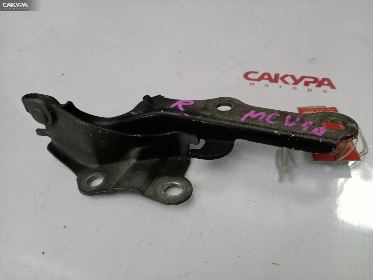 Кронштейн капота правый Toyota Harrier MCU10W 1MZ-FE: купить в Сакура Красноярск.