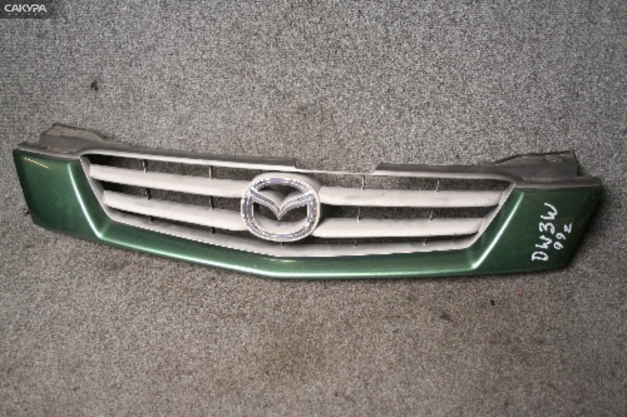 Решетка радиатора Mazda Demio DW3W B3E: купить в Сакура Красноярск.