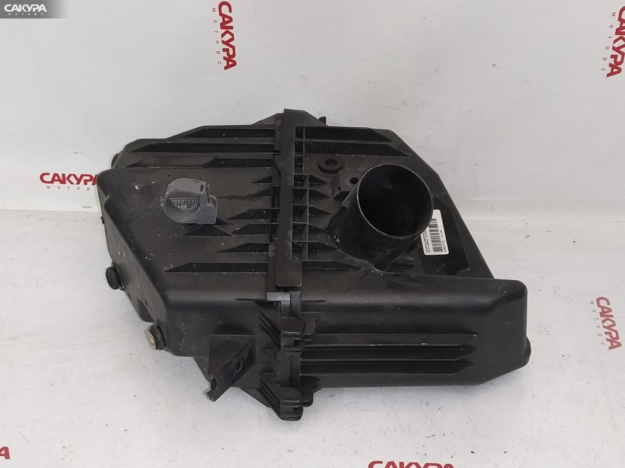 Корпус воздушного фильтра Toyota Noah AZR60 1AZ-FSE: купить в Сакура Красноярск.