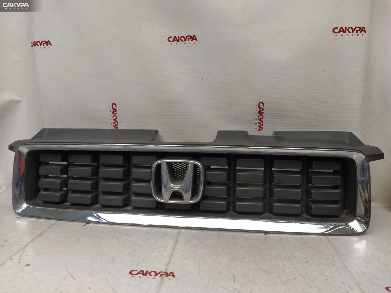 Решетка радиатора Honda Mobilio Spike GK1 L15A: купить в Сакура Красноярск.