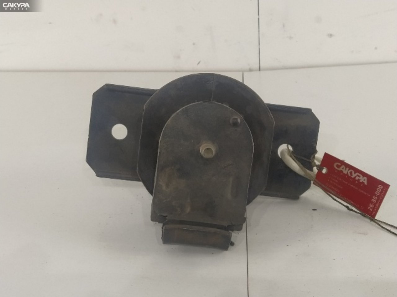 Подушка двигателя правая Nissan Elgrand ALE50 VG33E: купить в Сакура Красноярск.