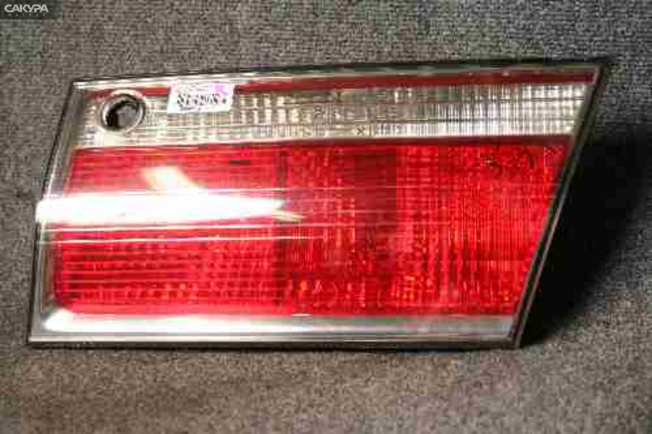 Фонарь вставка багажника правый Toyota Crown JZS173 30-276: купить в Сакура Красноярск.